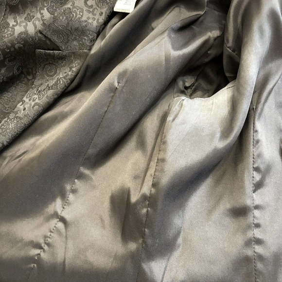 DD Suit Jacket, Vintage, Classic, Perfect For Holiday Parties. Dress Up Or Down. - Picture 8 of 12